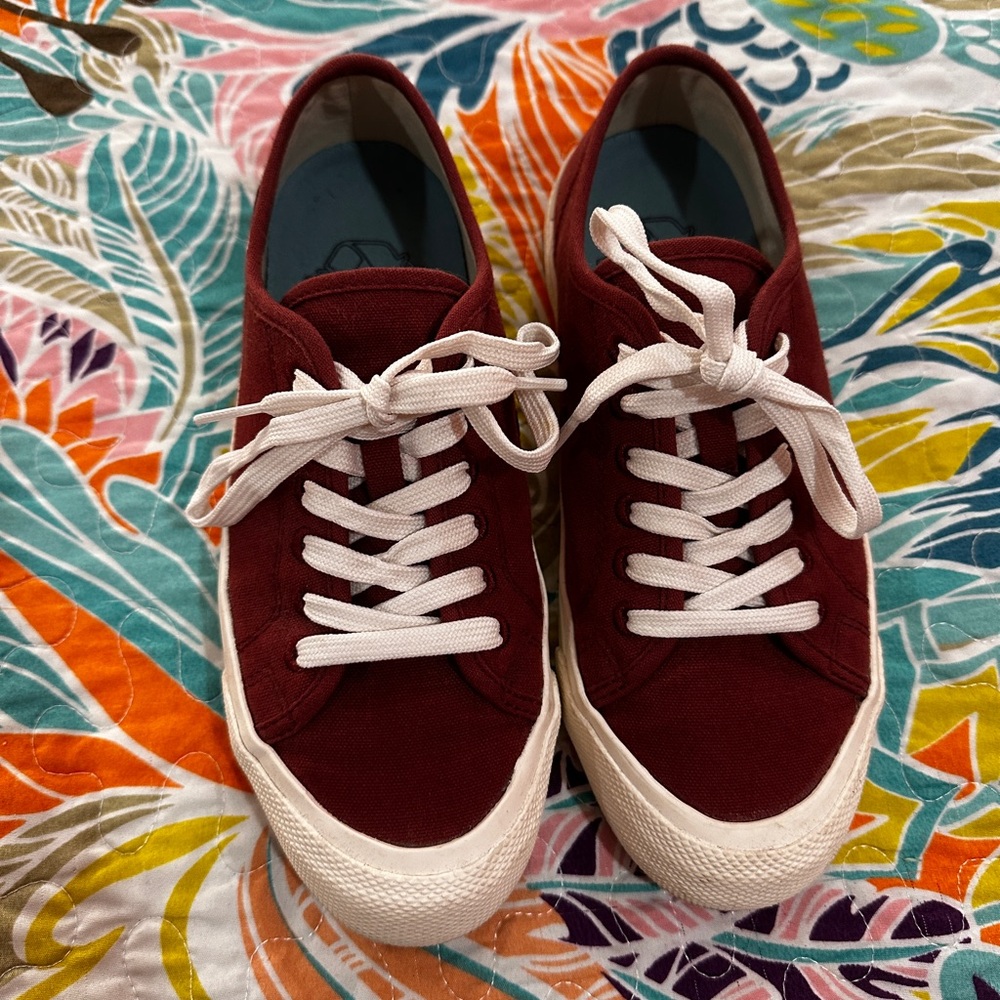 ♥️SeaVees - Burgundy Eco-Friendly Canvas Sneakers♥️